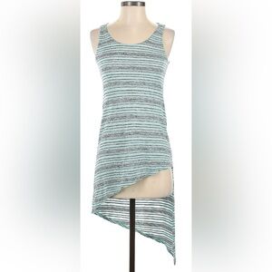 ⭐️NWOT⭐️Saks Fifth Avenue~Women’s Sleeveless High-Low Top~Size XS